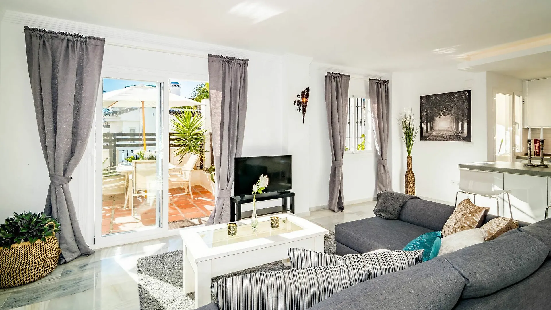 Apartment Lnm- Modern 2 Bedroom Penthouse P.Banus Marbella