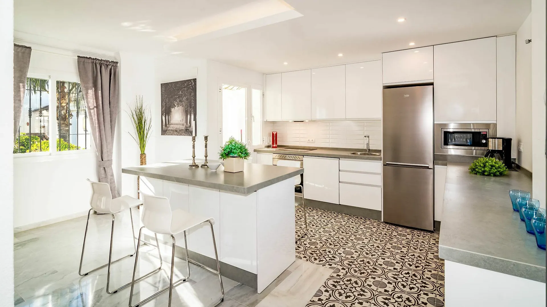 Apartment Lnm- Modern 2 Bedroom Penthouse P.Banus Marbella Spain