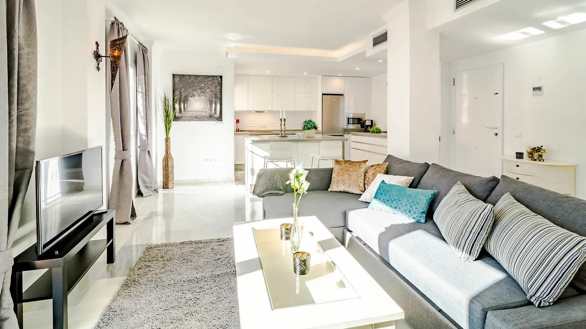 Lnm- Modern 2 Bedroom Penthouse P.Banus Marbella Spain